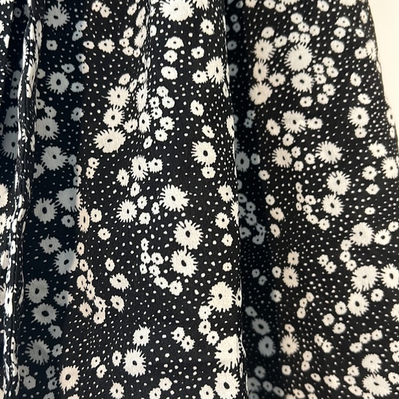 Floral skirt with a wrap around bow - Picture 3 of 5